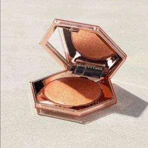 ✨ FENTY BEAUTY Diamond Bomb All-Over Diamond Veil ✨